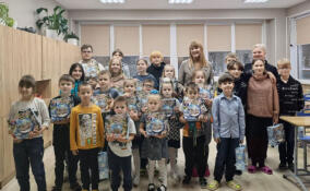 Светлана Журова передала детям в Выборге подарки от «Единой России»