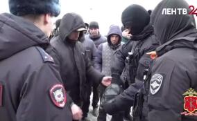 На оптовом рынке на Софийской улице провели масштабную операцию по выявлению нелегальных мигрантов