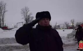 Полицейские проверили мигрантов в распределительном центре крупной торговой сети в Петербурге