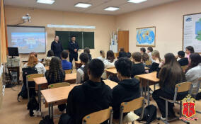 Студентов и школьников Ленобласти познакомили с профессией полицейского