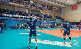 В Санкт-Петербурге проходит традиционный турнир по волейболу среди юношей и ветеранов