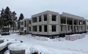 В строящейся Детской школе искусств в Сосново возводят стены и перегородки