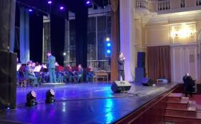 Годовщину освобождения Ленинграда отмечают концертом в Доме офицеров