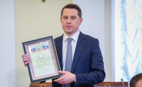 В Смольном наградили петербуржцев за помощь участникам СВО