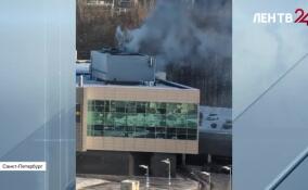 Посетителей одного из торговых центров на «Пионерской» эвакуировали из-за пожара