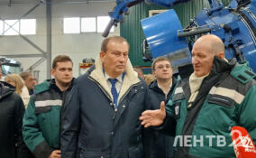 Александр Дрозденко ознакомился с производством и продукцией Охтинского механического завода в Буграх