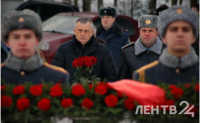 Александр Дрозденко поздравил жителей с Днем начала работы «Дороги Победы»