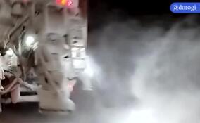 Дорожники продолжают борьбу со снегом в Ленобласти