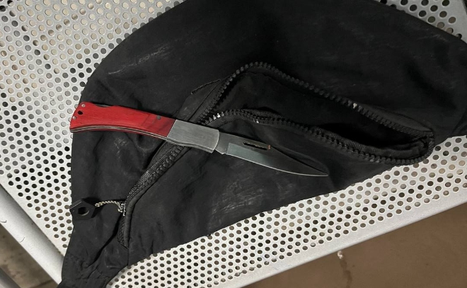 Пьяный житель Лужского района угрожал ножом работнице кафе в центре Петербурга