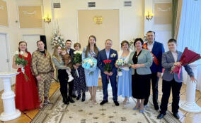 Семья Алексеевых отпраздновала жемчужную свадьбу в Тосненском ЗАГСе