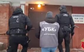 Петербургские полицейские задержали трех пособников украинских мошенников