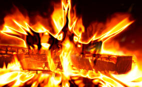 На базе отдыха в Моторном горел жилой дом