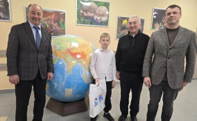 Детям погибших участников СВО из Подпорожского района вручили подарки к 23 февраля