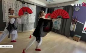 Осваиваем технику китайского традиционного танца с веером или мечом