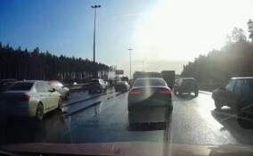 На КАД во Всеволожском районе столкнулись 16 автомобилей