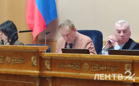 Александр Дрозденко проводит рабочую встречу с депутатами ЗакСа