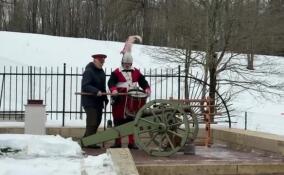 В Приоратском дворце полуденный выстрел из пушки XVIII века дал ветеран Великой Отечественной войны