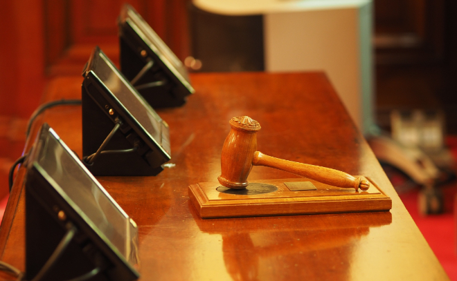 Обвиняемого в смертельном избиении супруги будут судить в Киришах