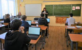 Школьники Выборгского района сдали тренировочный ЕГЭ по информатике