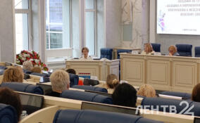 Женщины-лидеры Ленобласти встретились с председателем регионального Заксобрания