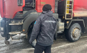 В Буграх ловили водителей грузовиков с отходами