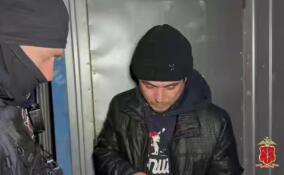 «Скрывались в бытовках»: в Ленобласти привлекли к ответственности более 50 мигрантов