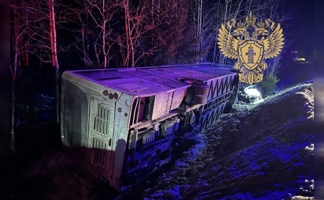 В столкновении автобуса и иномарки в Приозерском районе погибли два человека