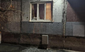 Отвергнутый парень разбил окно квартиры своей возлюбленной