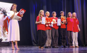 Тихвинские танцоры покорили сцену международного конкурса «Белая сказка Деда Мороза»