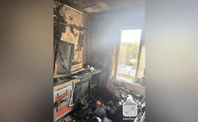 Из горящей пятиэтажки в Гарболово спасли двоих взрослых и ребенка