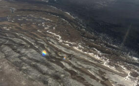 Спасатели на Ми-8 провели мониторинг ледовой обстановки в Ленобласти