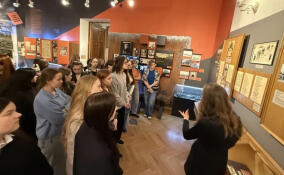 Более 500 школьников Ленобласти посетят Музей политической истории России