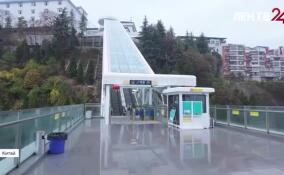 В Китае окрыли самый длинный в мире эскалатор