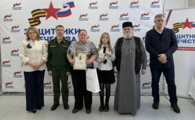 Родным семи погибших участников СВО передали их ордена Мужества