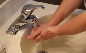 Прорыв трубы оставил без воды жителей Отрадного