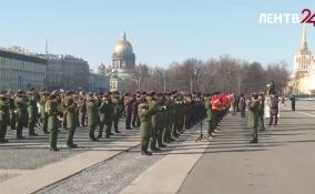 На Дворцовой площади прошла первая репетиция сводного военного оркестра Санкт-Петербургского гарнизона