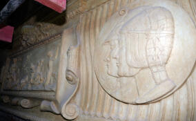 В Петербурге в Доме Радио найден уникальный барельеф