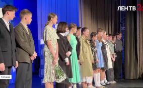 В Гатчинском дворце показали спектакль по книге «Как защищался дворец»