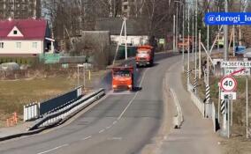 В Ленобласти началась весенняя уборка дорог