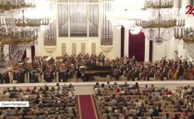 На сцену Большого зала Петербургской филармонии вернулся Уральский академический филармонический оркестр