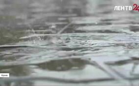 В поселке имени Свердлова ветер сорвал кровлю с дома