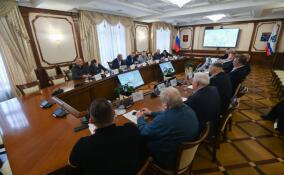 Александр Дрозденко поручил принять меры по защите дорог Ленобласти от перегруза