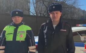 Петербургские автоинспекторы помогли доставить задыхающегося младенца в больницу