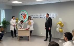 Молодым врачам Ленобласти вручили ключи от новых квартир