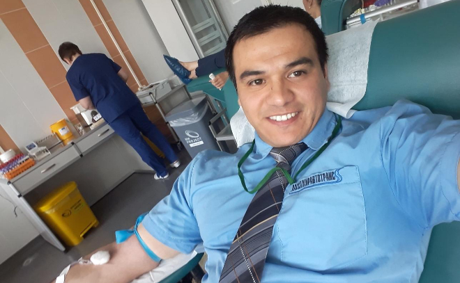 В Петербурге водитель автобуса Фаррух Солиев стал донором крови уже более 50 раз