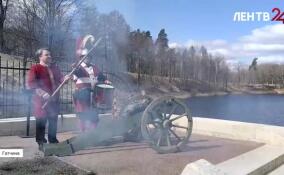 Художественный руководитель хора Валаамского монастыря дал полуденный выстрел из пушки Приоратского дворца