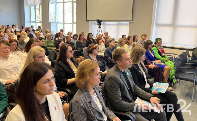 Более 100 педагогов участвуют в ежегодном форуме классных руководителей в Ленобласти