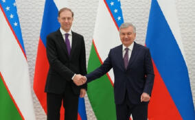 Узбекский акцент: что делает делегация Мантурова в Узбекистане