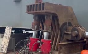 В Кингисеппском районе начался новый этап капремонта моста через Лугу