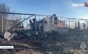 В Смольково сгорели частный дом, баня и гараж